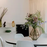 Casiola - Modern 3-bedroom With Family-friendly Touches Apartment