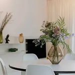 Apartment Casiola - Modern 3-bedroom With Family-friendly Touches