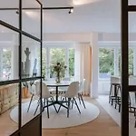 Casiola - Modern 3-bedroom With Family-friendly Touches Apartment