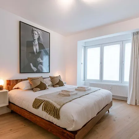 Apartman Casiola - Modern 3-bedroom With Family-friendly Touches *