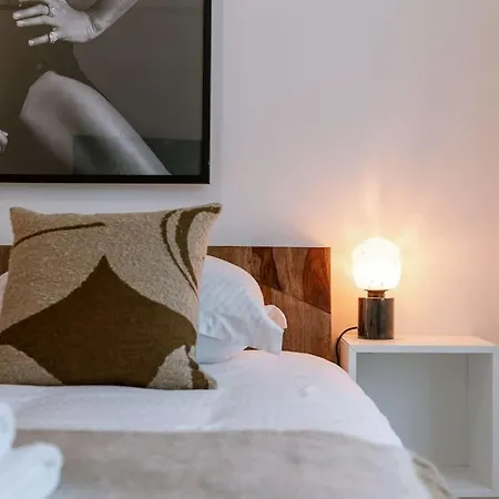 Casiola - Modern 3-bedroom With Family-friendly Touches