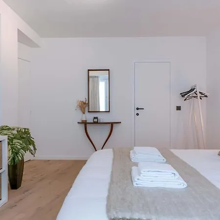 Apartamento Casiola - Modern 3-bedroom With Family-friendly Touches Ostend