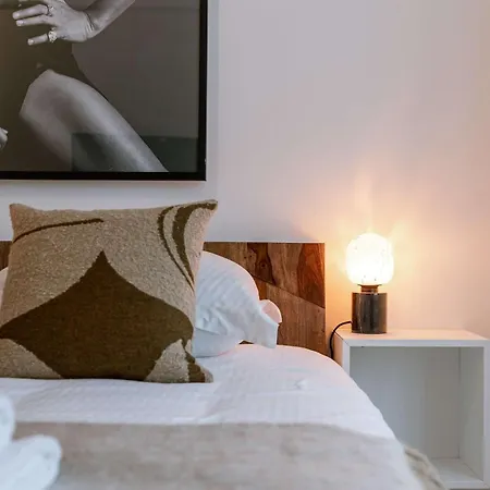 Huswell - Modern 3-bedroom With Family-friendly Touches Apartment *