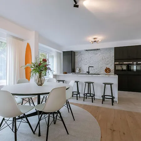 Apartment Huswell - Modern 3-bedroom With Family-friendly Touches