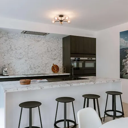 Apartment Huswell - Modern 3-bedroom With Family-friendly Touches
