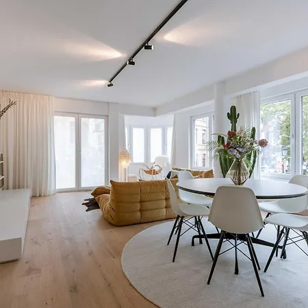 Huswell - Modern 3-bedroom With Family-friendly Touches