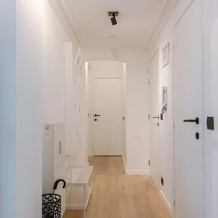 Apartment Huswell - Modern 3-bedroom With Family-friendly Touches *