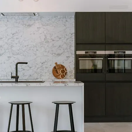 Apartment Huswell - Modern 3-bedroom With Family-friendly Touches