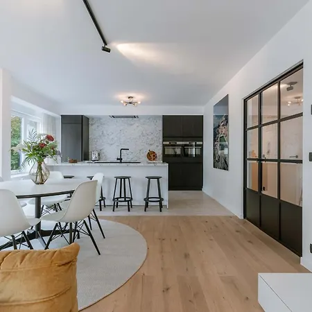 Huswell - Modern 3-bedroom With Family-friendly Touches Ostend