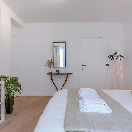 Apartment Huswell - Modern 3-bedroom With Family-friendly Touches